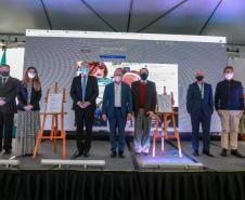 O governador Carlos Massa Ratinho Junior participou nesta terça-feira (01), em Curitiba, da inauguração do Erastinho, o primeiro hospital oncopediátrico do Sul do País. Idealizado pelo Hospital Erasto Gaetner, referência no tratamento de câncer no Paraná, a unidade recebeu investimento de R$ 30 milhões, sendo que mais de R$ 19 milhões foram destinados pelo Governo do Estado. O hospital é filantrópico e atende também pelo SUS. 