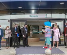 O governador Carlos Massa Ratinho Junior participou nesta terça-feira (01), em Curitiba, da inauguração do Erastinho, o primeiro hospital oncopediátrico do Sul do País. Idealizado pelo Hospital Erasto Gaetner, referência no tratamento de câncer no Paraná, a unidade recebeu investimento de R$ 30 milhões, sendo que mais de R$ 19 milhões foram destinados pelo Governo do Estado. O hospital é filantrópico e atende também pelo SUS. 