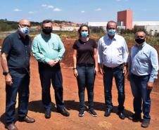 O secretário de Estado da Saúde, Beto Preto, esteve em Cornélio Procópio na última semana para realizar uma visita técnica nas obras do futuro Hospital Regional. A nova unidade hospitalar irá atender todos os municípios da 18° Regional de Saúde. O hospital que teve o convênio federal assinado em 2010 será concluído até o segundo semestre de 2021 e beneficiará cerca de 230 mil pessoas. 
