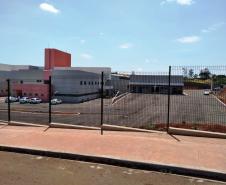 O secretário de Estado da Saúde, Beto Preto, esteve em Cornélio Procópio na última semana para realizar uma visita técnica nas obras do futuro Hospital Regional. A nova unidade hospitalar irá atender todos os municípios da 18° Regional de Saúde. O hospital que teve o convênio federal assinado em 2010 será concluído até o segundo semestre de 2021 e beneficiará cerca de 230 mil pessoas. 