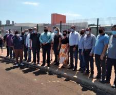 O secretário de Estado da Saúde, Beto Preto, esteve em Cornélio Procópio na última semana para realizar uma visita técnica nas obras do futuro Hospital Regional. A nova unidade hospitalar irá atender todos os municípios da 18° Regional de Saúde. O hospital que teve o convênio federal assinado em 2010 será concluído até o segundo semestre de 2021 e beneficiará cerca de 230 mil pessoas. 