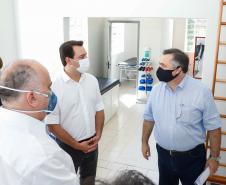 Governador e secretário da Saúde visitam Hospital de Dermatologia Sanitária do Paraná 