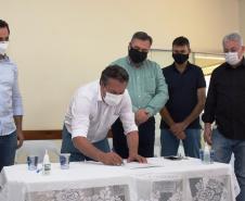 Secretário assina convênio de R$991 mil para aquisição de equipamentos para a Santa Casa de Campo Mourão
