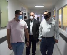 Governo entrega novos veículos para auxiliar no atendimento de saúde em Antonina