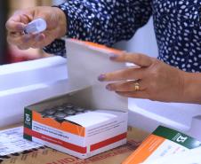 Paraná recebe novo lote de vacina e amplia imunização de profissionais da saúde