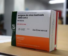 Paraná recebe novo lote de vacina e amplia imunização de profissionais da saúde