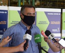 Paraná recebe novo lote de vacina e amplia imunização de profissionais da saúde