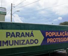 Paraná recebe novo lote de vacina e amplia imunização de profissionais da saúde