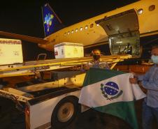 As vacinas Oxford/AstraZeneca, desenvolvidas em parceria com a Fundação Oswaldo Cruz (Fiocruz), devem chegaram no Aeroporto Internacional Afonso Pena, em São José dos Pinhais, na Região Metropolitana de Curitiba.