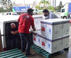 Paraná recebeu neste sábado mais 240,4 mil doses da vacina contra a Covid-19