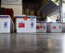 Paraná recebeu neste sábado mais 240,4 mil doses da vacina contra a Covid-19