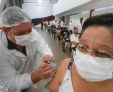 Municípios do Paraná aderem à vacinação de domingo a domingo