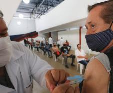 Municípios do Paraná aderem à vacinação de domingo a domingo
