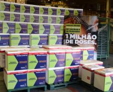 Paraná distribui novo lote e começa a vacinar idosos com mais de 75 anos