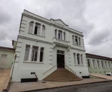 O governador Carlos Massa Ratinho Junior visita nesta quarta-feira (14) o Hospital Regional São Sebastião, na Lapa. A Secretaria de Estado da Saúde disponibiliza seis leitos de UTI no hospital. A unidade já conta com 40 leitos de enfermaria na estratégia de combate à Covid-19.