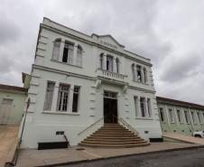 O governador Carlos Massa Ratinho Junior visita nesta quarta-feira (14) o Hospital Regional São Sebastião, na Lapa. A Secretaria de Estado da Saúde disponibiliza seis leitos de UTI no hospital. A unidade já conta com 40 leitos de enfermaria na estratégia de combate à Covid-19.