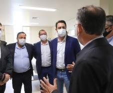 O governador Carlos Massa Ratinho Junior visita nesta quarta-feira (14) o Hospital Regional São Sebastião, na Lapa. A Secretaria de Estado da Saúde disponibiliza seis leitos de UTI no hospital. A unidade já conta com 40 leitos de enfermaria na estratégia de combate à Covid-19.