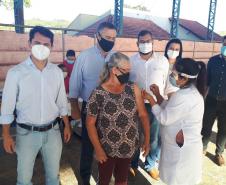 Paraná aplicou mais de 30 mil doses de vacina no feriado