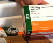 Paraná recebe novas doses da Coronavac e inicia logística para distribuir 367 mil vacinas