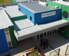 O Governo do Estado inaugurou uma nova Unidade Básica de Saúde (UBS) no município de Ponta Grossa nesta terça-feira (11). A obra possui um investimento de R$ 750 mil de repasse estadual. O secretário de Estado da Saúde, Beto Preto, esteve presente na inauguração e falou sobre a importância desta obra para a população. - Ponta Grossa, 11/05/2021