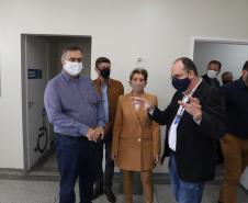 O Governo do Estado inaugurou uma nova Unidade Básica de Saúde (UBS) no município de Ponta Grossa nesta terça-feira (11). A obra possui um investimento de R$ 750 mil de repasse estadual. O secretário de Estado da Saúde, Beto Preto, esteve presente na inauguração e falou sobre a importância desta obra para a população. - Ponta Grossa, 11/05/2021