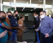 O Governo do Estado inaugurou uma nova Unidade Básica de Saúde (UBS) no município de Ponta Grossa nesta terça-feira (11). A obra possui um investimento de R$ 750 mil de repasse estadual. O secretário de Estado da Saúde, Beto Preto, esteve presente na inauguração e falou sobre a importância desta obra para a população. - Ponta Grossa, 11/05/2021