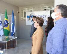 O Governo do Estado inaugurou uma nova Unidade Básica de Saúde (UBS) no município de Ponta Grossa nesta terça-feira (11). A obra possui um investimento de R$ 750 mil de repasse estadual. O secretário de Estado da Saúde, Beto Preto, esteve presente na inauguração e falou sobre a importância desta obra para a população. - Ponta Grossa, 11/05/2021