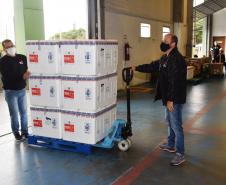 A 17ª pauta de distribuição de vacinas contra a Covid-19 do Ministério da Saúde foi ajustada com a inclusão de mais doses do imunizante CoronaVac da parceria entre Sinovac e Instituto Butantan. O Paraná recebeu mais 62 mil doses da vacina nesta sexta-feira (14). 