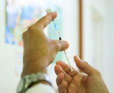Nova distribuição de vacinas da Pfizer inclui nove municípios do Paraná