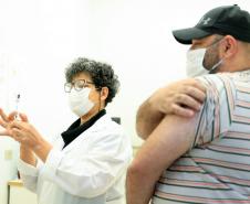 Nova distribuição de vacinas da Pfizer inclui nove municípios do Paraná