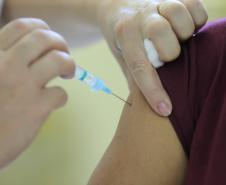 Com eficiência superior a 80%, Paraná ultrapassa 3,6 milhões de vacinas aplicadas contra a Covid-19.
