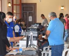 Trabalhadores portuários começam a ser vacinados contra a Covid-19 no Paraná