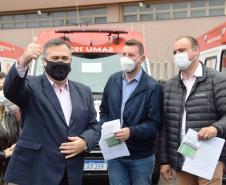 Governo entrega cinco ambulâncias para ampliação do atendimento de Urgência na região de Irati