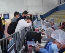 Paraná inicia vacinação contra a Covid-19 em trabalhadores do transporte aéreo