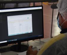 Paraná inicia vacinação contra a Covid-19 em trabalhadores do transporte aéreo
