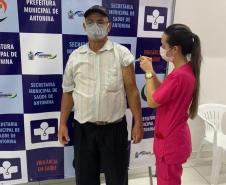 Todos os municípios do Paraná já estão vacinando a população em geral