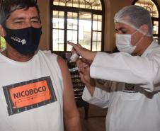 Paraná é o 6º estado que mais aplicou vacinas contra a Covid-19; 10% da população está imunizada