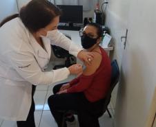 Municípios aderem campanha de domingo a domingo e população é vacinada contra a Covid-19 neste sábado