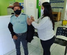 Municípios aderem campanha de domingo a domingo e população é vacinada contra a Covid-19 neste sábado