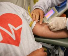 Com estoque 40% abaixo do ideal, Hemepar faz apelo à população para doar sangue.