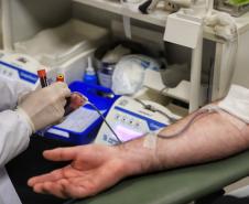 Com estoque 40% abaixo do ideal, Hemepar faz apelo à população para doar sangue.