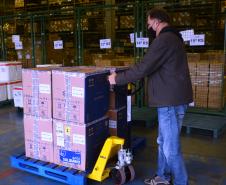 Paraná recebe 234 mil vacinas contra a Covid-19; doses da Pfizer vão para os 399 municípios