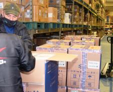 Paraná recebe 234 mil vacinas contra a Covid-19; doses da Pfizer vão para os 399 municípios