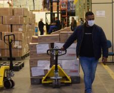 Governo do Estado entrega seringas e mais doses de vacina contra a Covid-19 para Curitiba em menos de oito horas