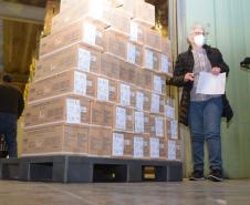 Governo do Estado entrega seringas e mais doses de vacina contra a Covid-19 para Curitiba em menos de oito horas