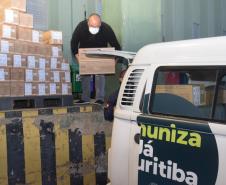 Governo do Estado entrega seringas e mais doses de vacina contra a Covid-19 para Curitiba em menos de oito horas
