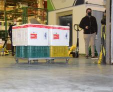 Governo do Estado entrega seringas e mais doses de vacina contra a Covid-19 para Curitiba em menos de oito horas