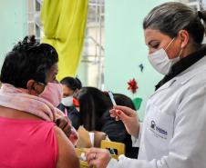 Campanha de Domingo a Domingo registra mais de 76 mil doses de vacina contra a Covid-19 neste final de semana
