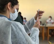 Campanha “De domingo a domingo” registra mais de 952 mil doses aplicadas aos finais de semana no Paraná