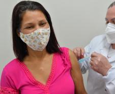 Campanha “De domingo a domingo” registra mais de 952 mil doses aplicadas aos finais de semana no Paraná